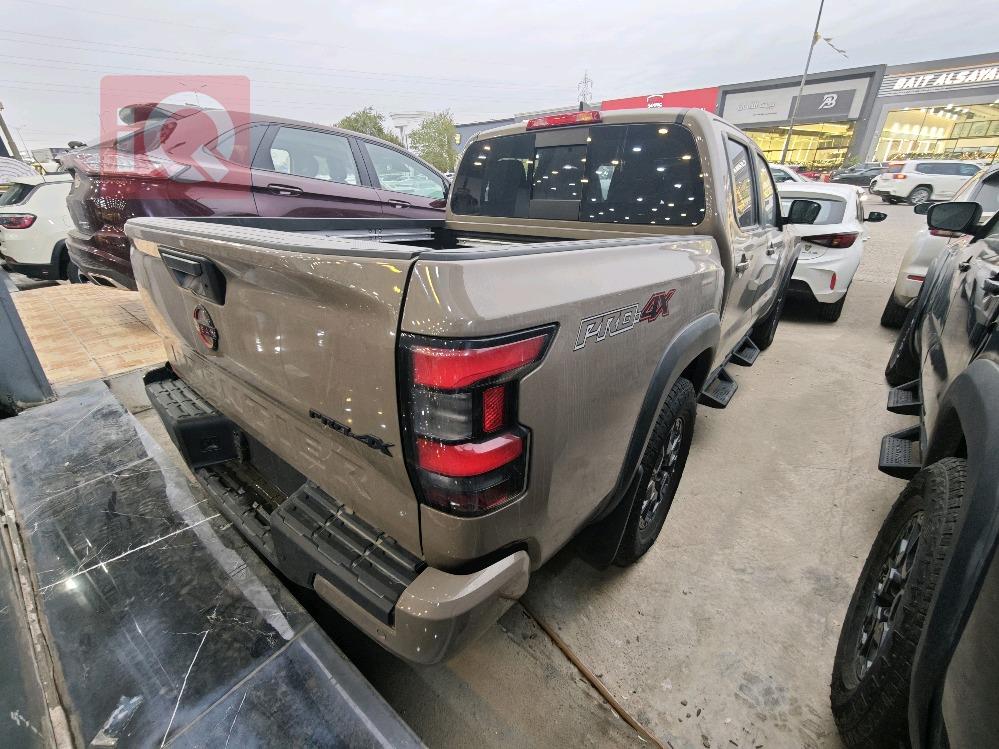 نيسان فرونتر